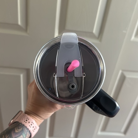 NEW Hello Kitty 40oz tumbler and straw white with pink bow - Picture 4 of 6